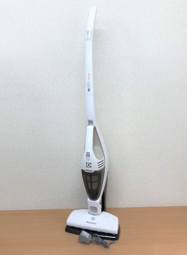 Electrolux 充電式クリーナー ZB2952E4KW