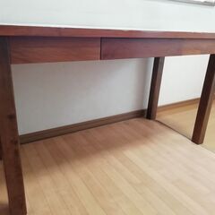 デスク　差し上げます