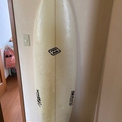 サーフボード ショート