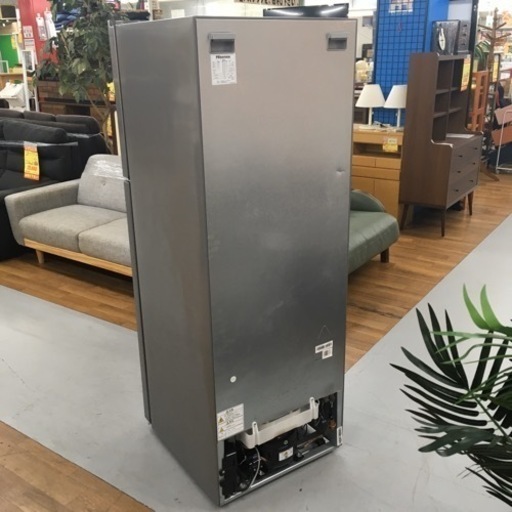 S166ハイセンス 冷蔵庫 幅55cm 227L シルバー HR-B2302 2ドア 右開き 大容量冷蔵室174L 自動霜取り スリム⭐動作確認済 ⭐クリーニング済