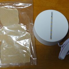 新品　箱入り　未使用　LED テーブル ライト　3D モチーフ 間接照明 おしゃれ テーブルランプ シルエット スタンドライト ランプ デスク シンプル 卓上 机 インテ　ハートクッション熊 の画像