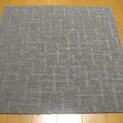 東リタイルカーペット厚み6.8ｍｍ・１枚２５０円・在庫３４枚（４７６９）未使用品の画像