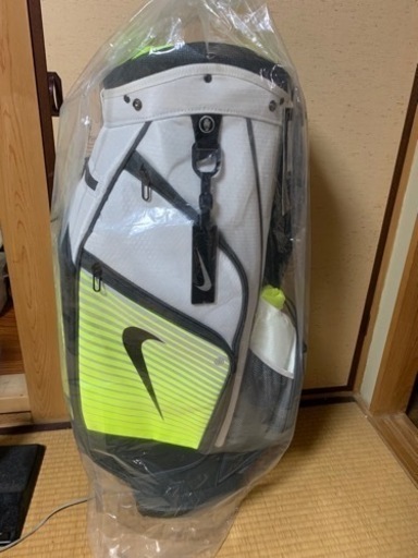 新品NIKEゴルフバック