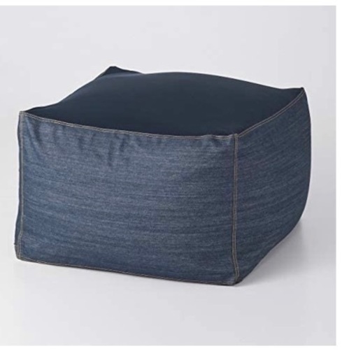 体にフィットするソファ、デニムネイビーカバー付き