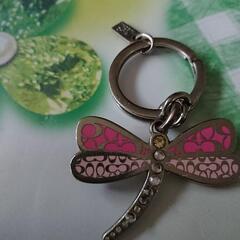 COACHトンボのキーホルダーの画像