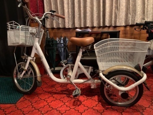 高齢者用　三輪車　新品未使用
