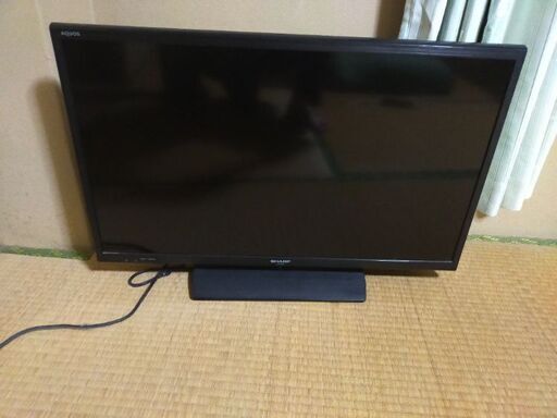 テレビ　シャープ　AQUOS　32型　2015年製