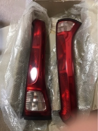 日産セレナ　純正テールランプ　CBA-B30