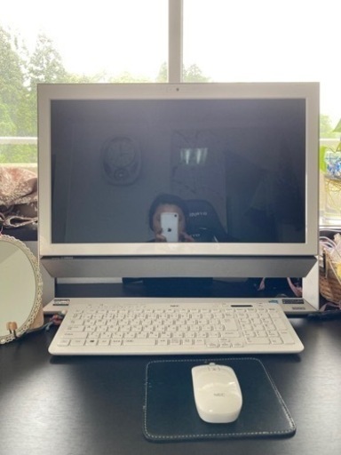 ほとんど使ってないパソコンです。ほぼ新品です。