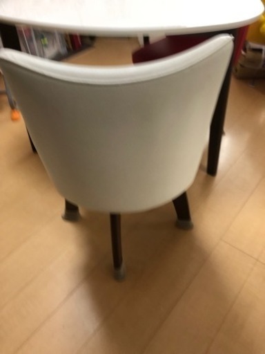 ダイニングテーブル　回転椅子2脚セット　6月末頃引き渡し　引き取り先決まりました。