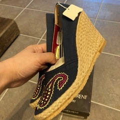 【未使用品】箱付き　イヴ・サンローラン　ウェッジサンダルの画像