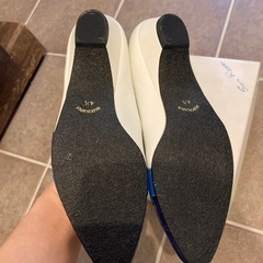 【未使用品】CARVEN Paris パンプスの画像