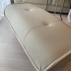 オットマン　アイボリーの画像