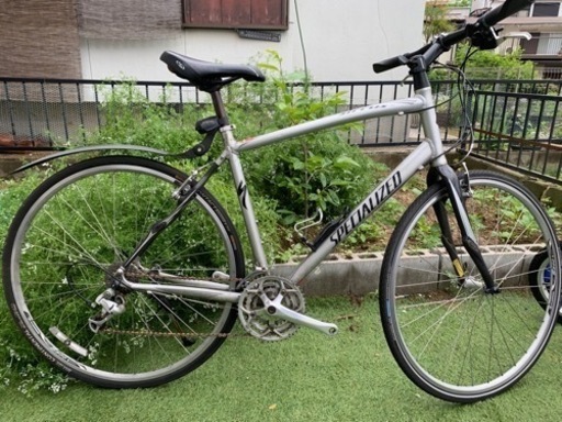 人気車種　クロスバイク　SPECIALIZED elite sirrus 定価10万超え
