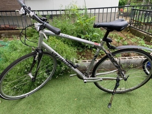 人気車種　クロスバイク　SPECIALIZED elite sirrus 定価10万超え