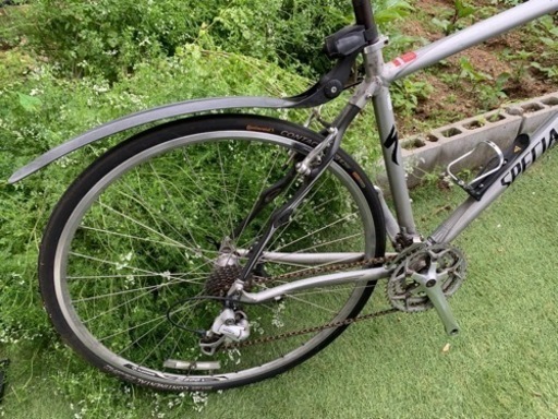 人気車種　クロスバイク　SPECIALIZED elite sirrus 定価10万超え