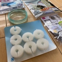 排水口髪ゴミ取りスポンジ、室外機ホース防水キャップ、コンロフレームカバーの画像