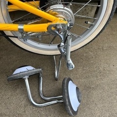 自転車　キッズ　16インチ　補助車輪付き(別途取付)の画像