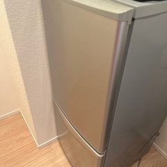 2ドア冷蔵庫の画像