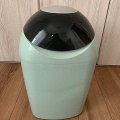 combi ゴミ箱　のみ　グリーン色