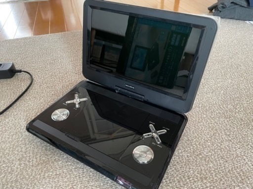 ほぼ新品　11.6インチポータブルDVDプレーヤー