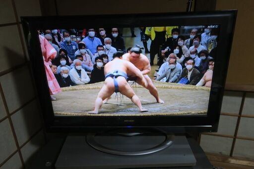 ３２インチ日立液晶テレビモニターUT32ーMW770JB、WoooステーションUM-IP700（コンバータ）、テレビ台付