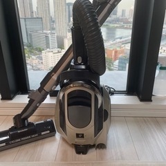 SHARP シャープ　サイクロン　床移動型電気掃除機　自走式パワーヘッド搭載の画像