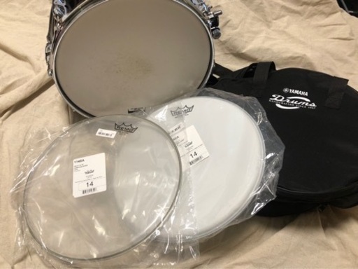 YAMAHA スネア&換えヘッド　ケース入り