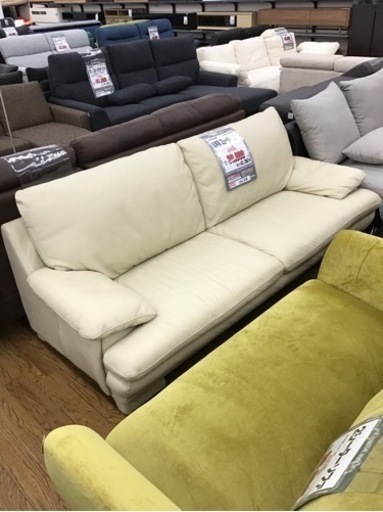 KE-54【ご来店頂ける方限定】IDC大塚　L/Sコンフォート　総本革　3シーターソファ　ベージュ