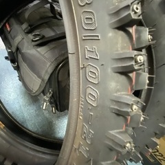値下げ！　スパイクタイヤ　バイク用の画像