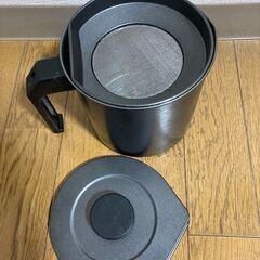 天ぷら用のパンとオイルポットのセットの画像