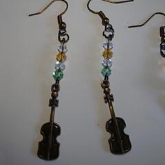 ハンドメイド ピアス2点の画像