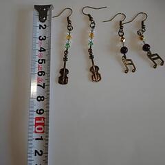 ハンドメイド ピアス2点の画像