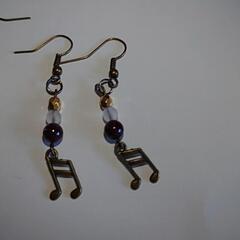 ハンドメイド ピアス2点の画像