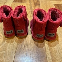 赤いブーツ双子用19センチの画像