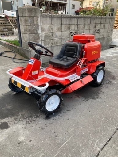 乗用草刈機　SRM831VH乗用モアー　らっくん