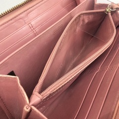 コーチ ピンクレザー×シグネチャー ラウンドファスナー長財布 ジッピーウォレットの画像