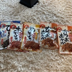 新品ふりかけ5袋　にんべん　牛そぼろ、ひじき、かつおおかか、鶏そぼろ