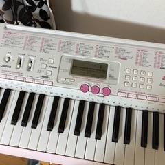 【お取引き中】美品！光るナビゲーションキーボードLK-105 スタンド付きの画像