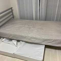 ベッド　マットレス　ベッド下収納2つの画像