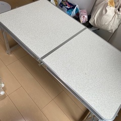 アウトドアテーブル