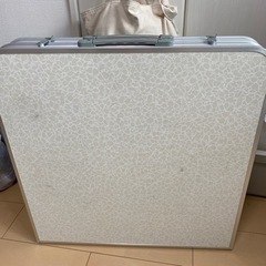 アウトドアテーブルの画像