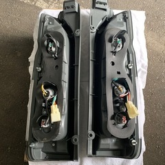 ほぼ新品200系ハイエース社外テールランプライトスモークタイプの画像