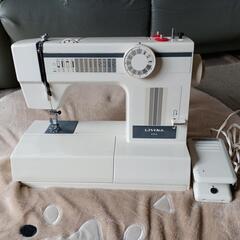 トヨタミシンLIVINA400