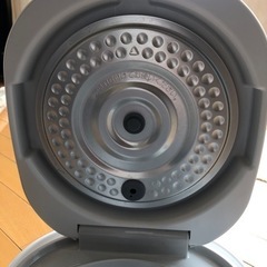シャープ炊飯器3合炊き(釜無し)の画像