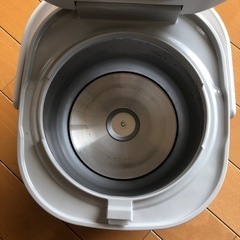 シャープ炊飯器3合炊き(釜無し)の画像