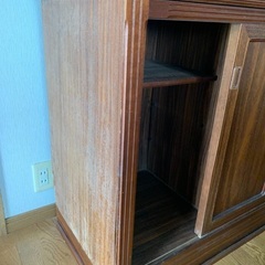 食器棚の画像