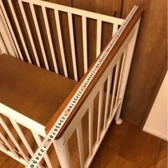 ベビーベッドの画像