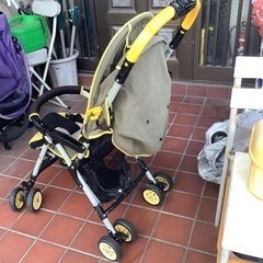 ⭐︎Aprica ベビーカー　折り畳み式の画像