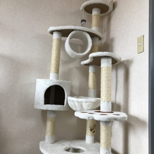 【決定しました】キャットタワー　ホワイト
